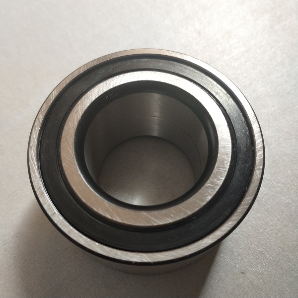 Cars wheel bearing